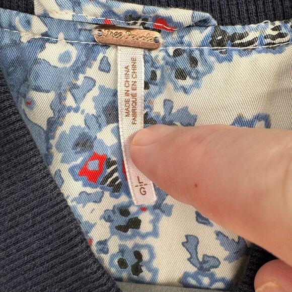 Free People Quilt Lined Floral Full Zip Jacket Womens Large Blue White Beige - Picture 8 of 13